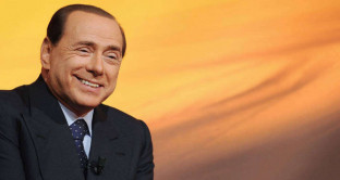 Silvio Berlusconi sembra essere tornato al centro dei giochi politici. A destra lo si accusa di volere l'inciucio con Matteo Renzi, ma se la realtà fosse un po' più machiavellica?