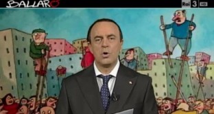 Ieri sera Crozza nei panni di Berlusconi ha commentato la decadenza: imitazione ironica e irriverente.