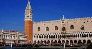 Arriva il biglietto di entrata e la prenotazione per entrare a Venezia, una misura che serve anche a garantire più sicurezza. 