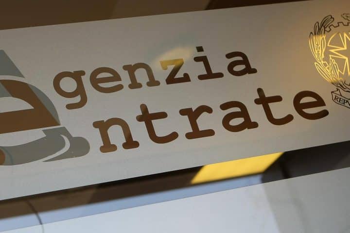Ecco come prendere dall'Agenzia delle Entrate 1.300 euro di rimborso sul conto corrente per chi non ha ricevuto nulla nel 2024.