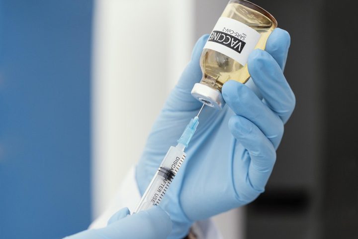 La quarta dose è obbligatoria per chi ha la 104?