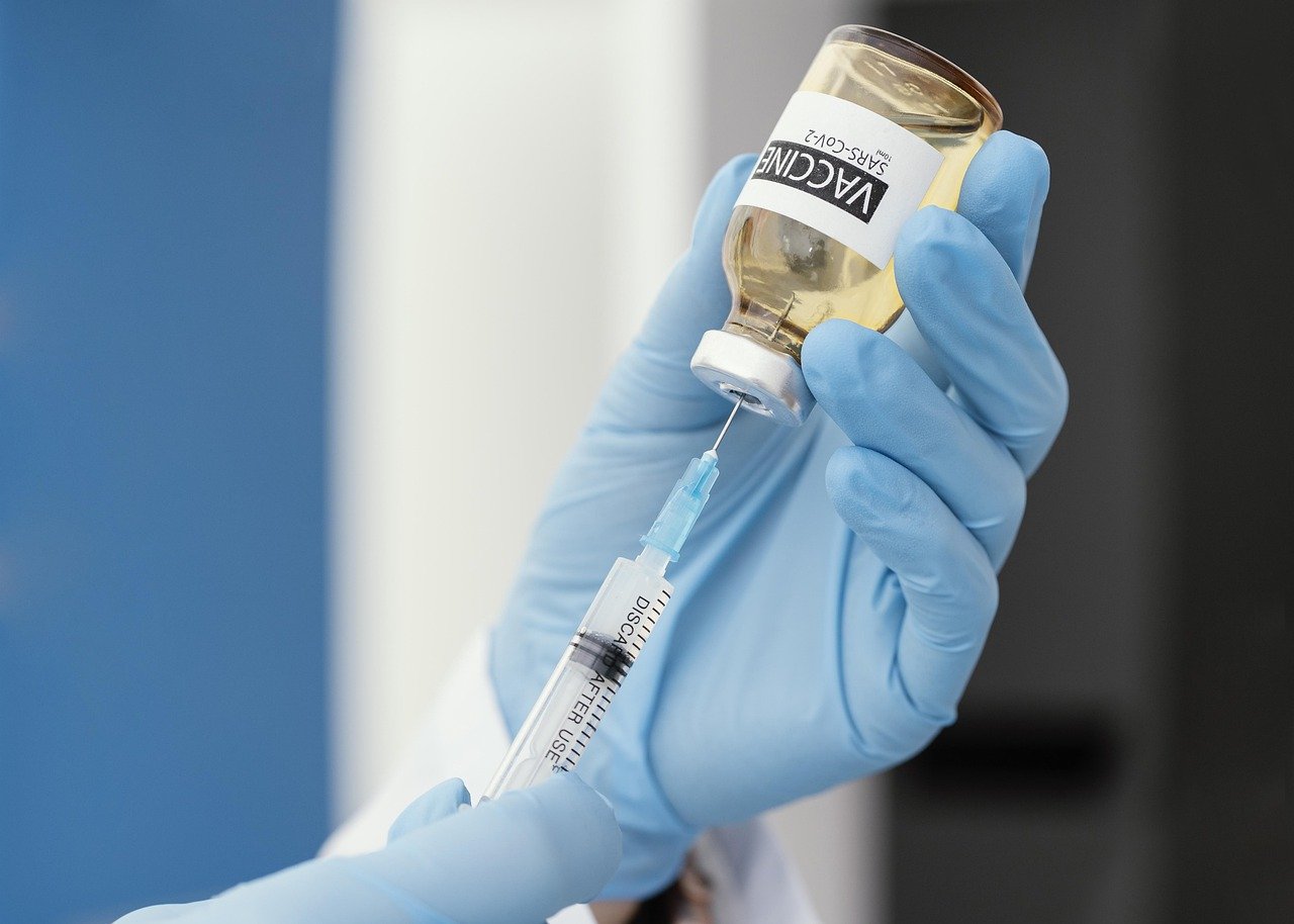 La quarta dose è obbligatoria per chi ha la 104?