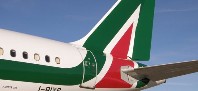 Niente nazionalizzazione di Alitalia, spiega il ministro Toninelli. Ma le sue parole non convincono, mentre avanza uno scenario cupo per i contribuenti.