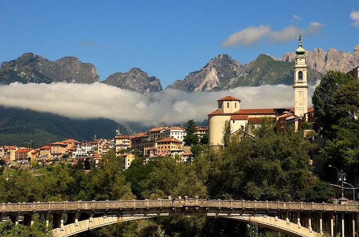 Due classifiche legate alle città dove si vive meglio e la qualità della vita. Il divario tra Nord e Sud sembra sempre più evidente.