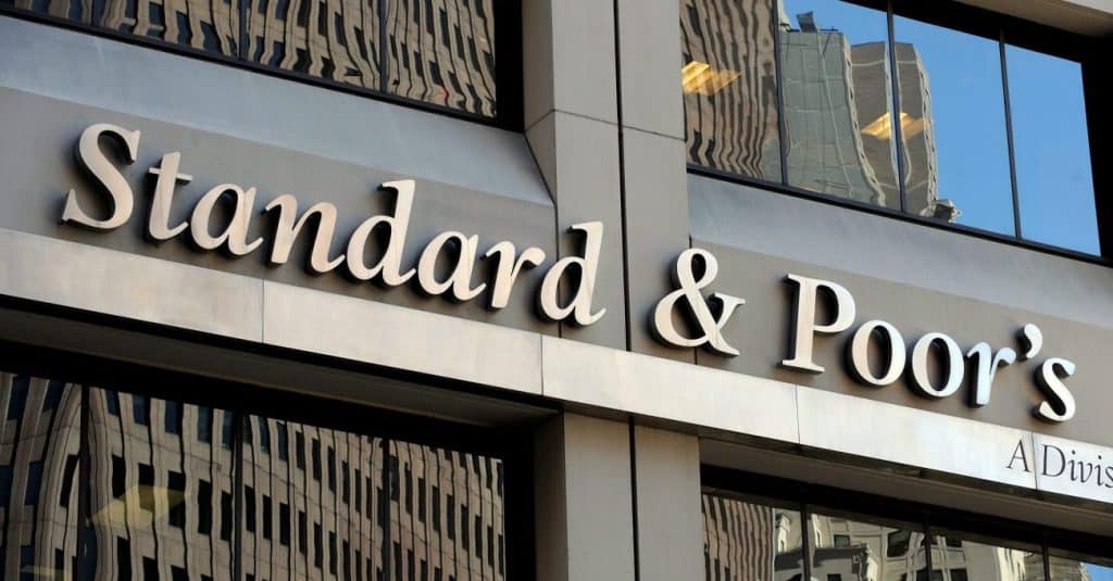 Rating debito, S&P promuove BTp a BBB+