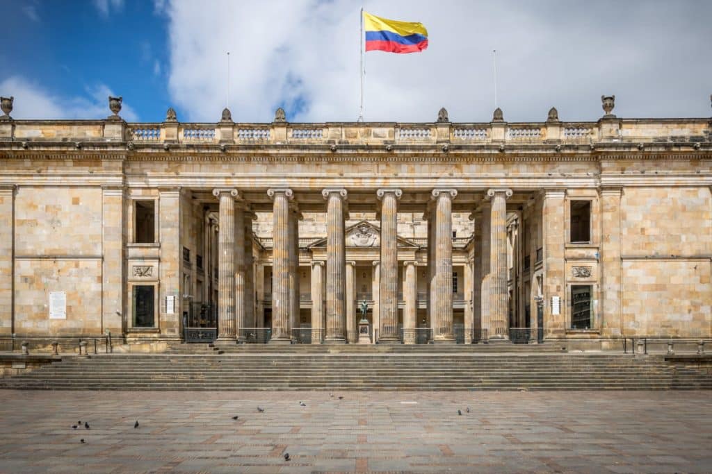 La caccia al rendimento premia anche la Colombia, che in settimana si è affacciata sui mercati internazionale con l'emissione di bond a 10 e 30 anni, riscontrando domanda elevata e segnando rendimenti abbastanza bassi.