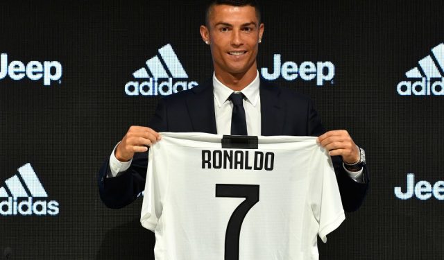 Cristiano Ronaldo alla Juve un investimento non solo sportivo. Ecco i numeri social della persona più seguita al mondo sul web.