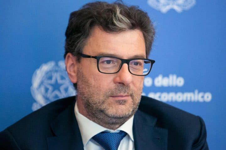 Giorgetti sui risparmi prende una cantonata