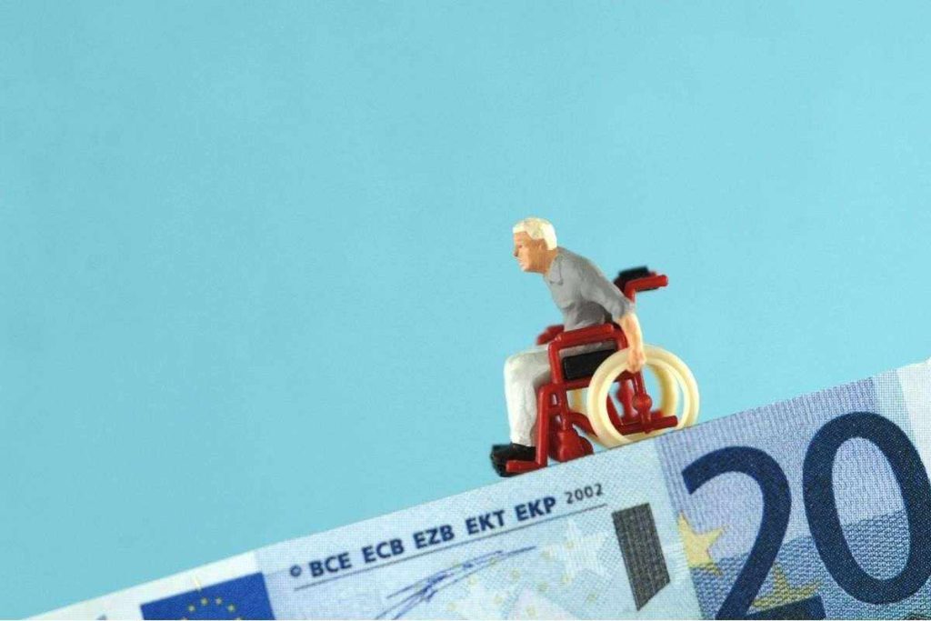 Pensioni e trattamenti per invalidi dall'INPS nel 2025: tre misure insieme per 1.800 euro