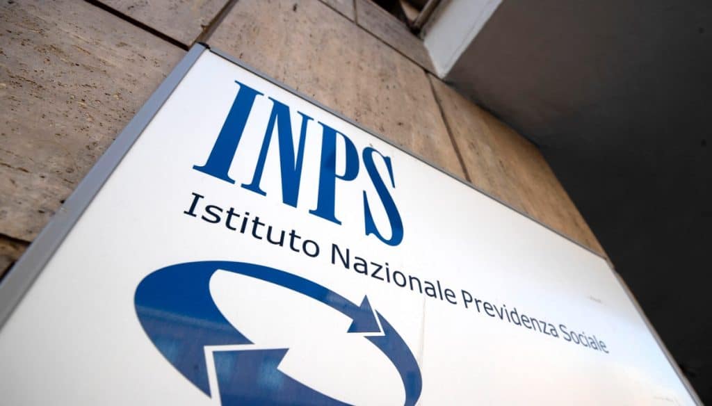 Pensioni 2025, ecco quanto vale il premio per chi rimanda la pensione con il bonus Maroni e le differenze con il 2024 o con l'originale.