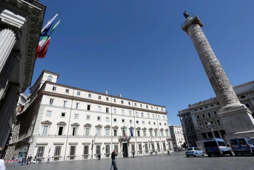 Golden power, governo deciderà prima dell'assemblea Generali