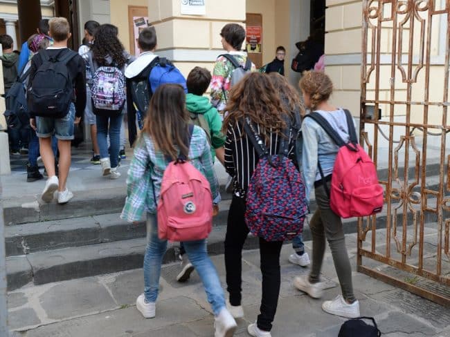 Bonus Super Media Inps: tutto quello che c'è da sapere sulla borsa di studio. Requisiti, scadenza domanda, importo e beneficiari.