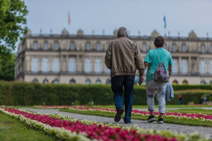 L'assegno della pensione di vecchiaia scende con l'età