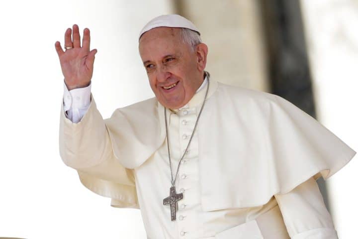 papa francesco e rapporto con le tasse